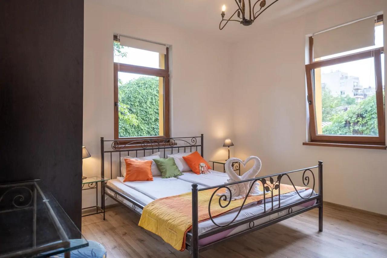 Entire Central House With Guest Rooms & Garden Sófia Exterior foto