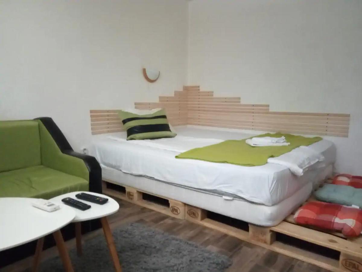 Entire Central House With Guest Rooms & Garden Sófia Exterior foto