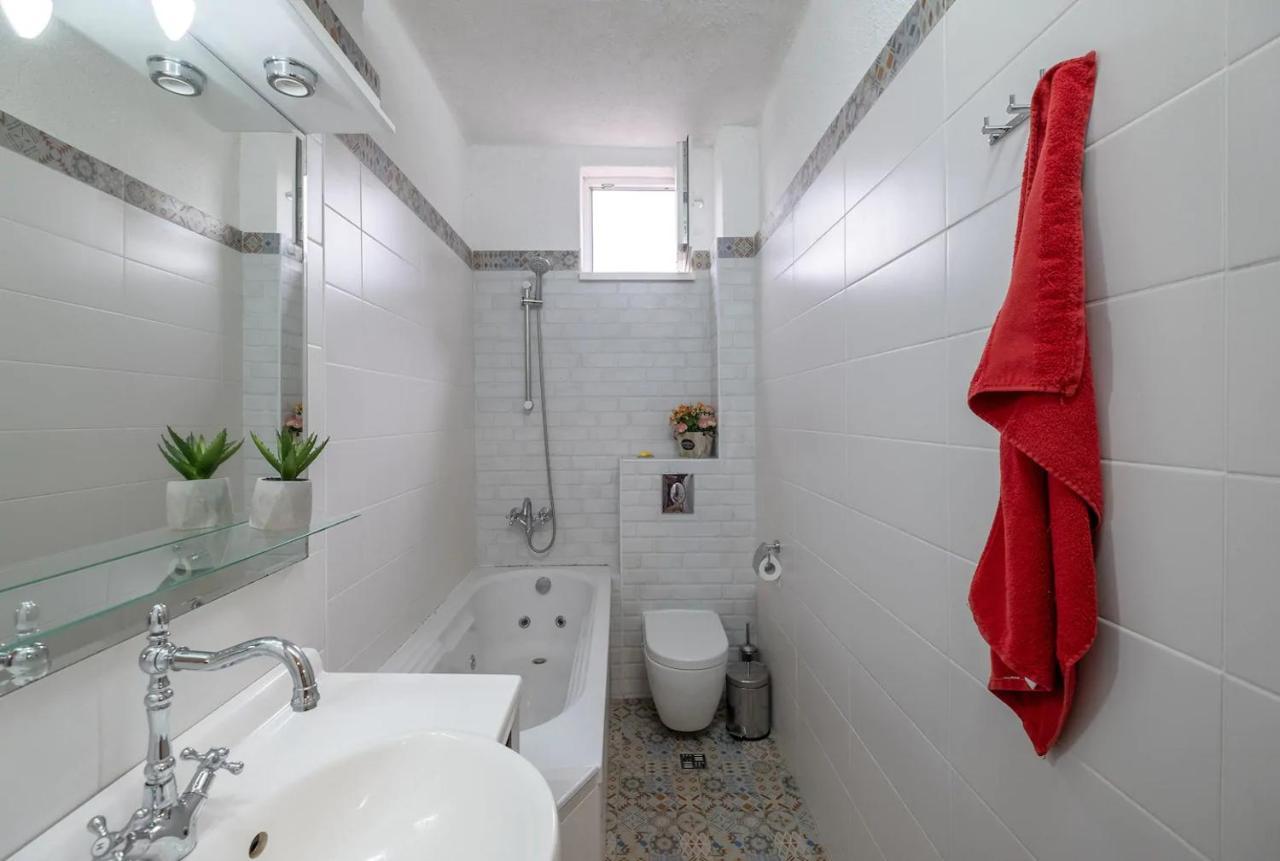Entire Central House With Guest Rooms & Garden Sófia Exterior foto