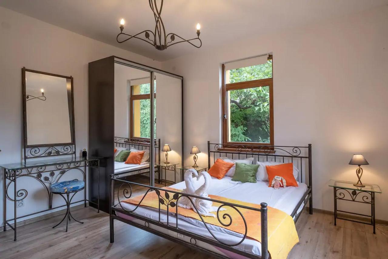 Entire Central House With Guest Rooms & Garden Sófia Exterior foto